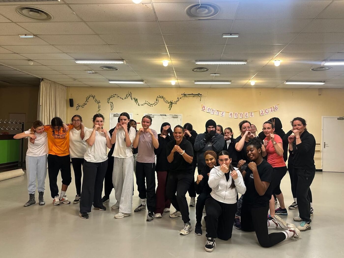 Le groupe du créneau 100 % féminin réuni en salle